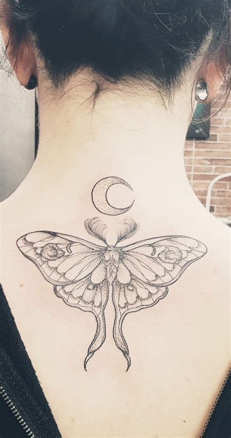 Moth Tattoos: What They Mean And Tattoo Ideas – Self Tattoo